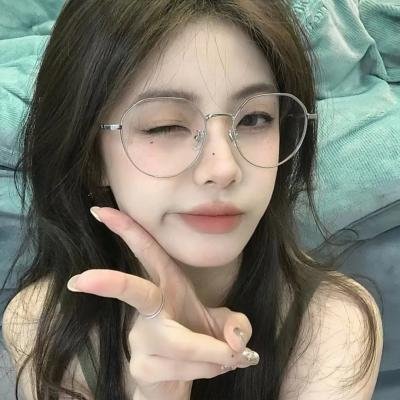 在他的阴影下